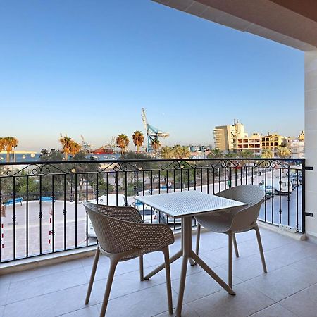 Gem Beachfront Apt With Amazing Bay And Sea Views Birżebbuġa Eksteriør billede
