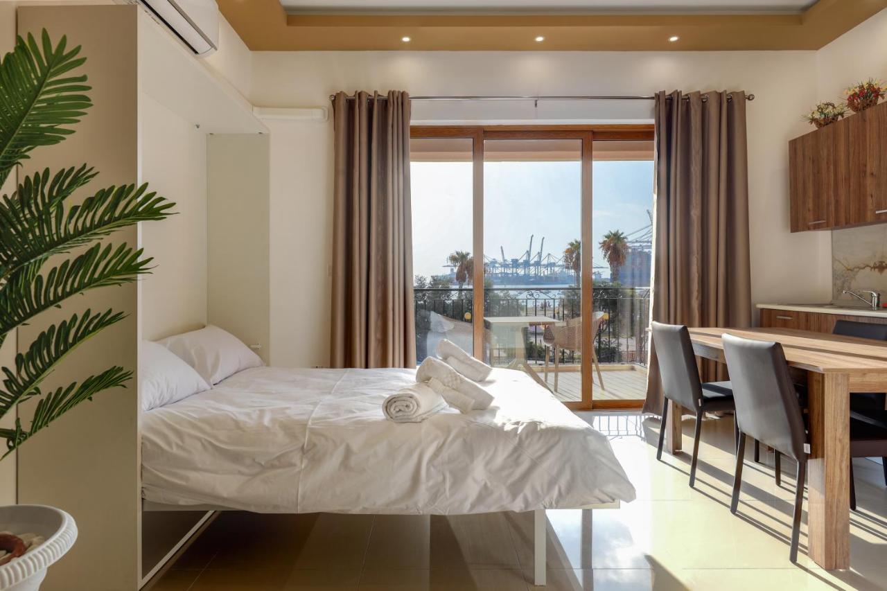 Gem Beachfront Apt With Amazing Bay And Sea Views Birżebbuġa Eksteriør billede