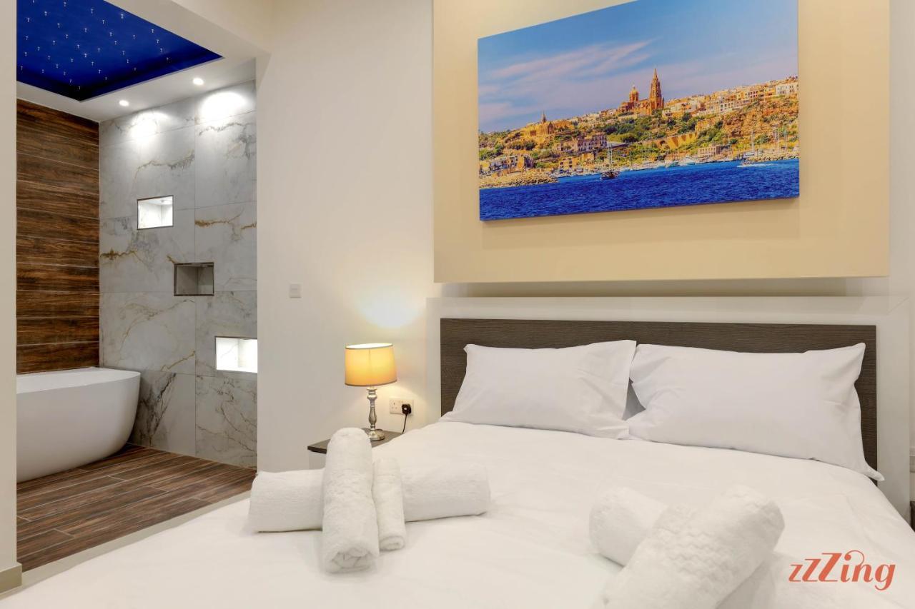 Gem Beachfront Apt With Amazing Bay And Sea Views Birżebbuġa Eksteriør billede