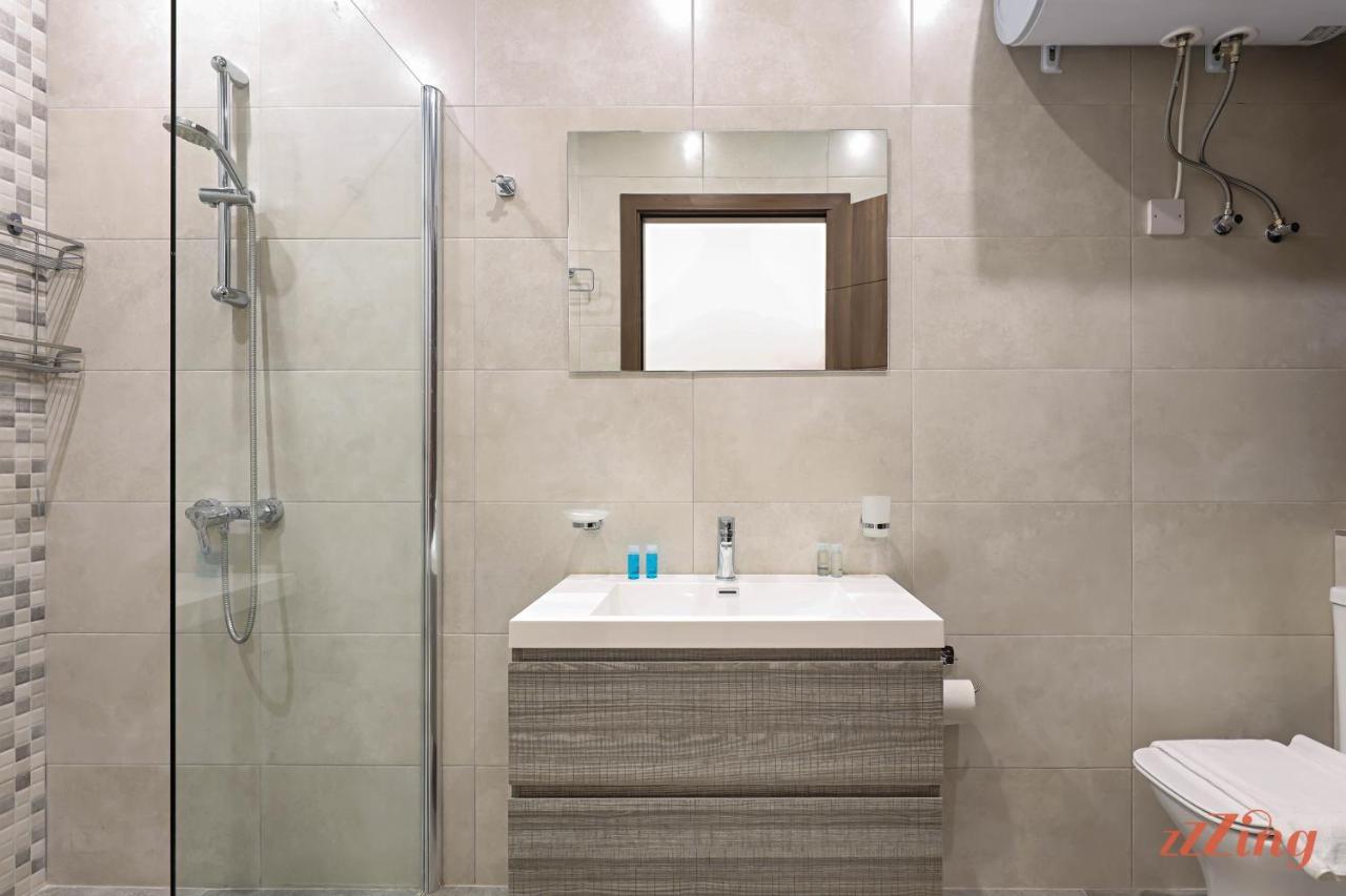Gem Beachfront Apt With Amazing Bay And Sea Views Birżebbuġa Eksteriør billede