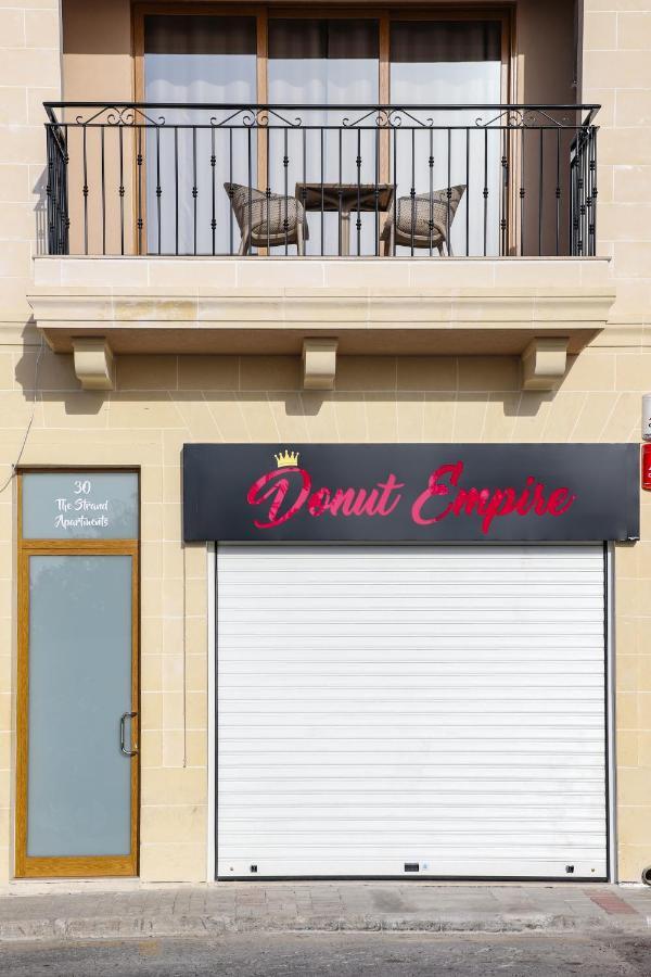 Gem Beachfront Apt With Amazing Bay And Sea Views Birżebbuġa Eksteriør billede