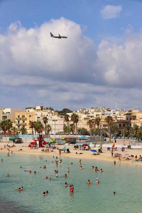 Gem Beachfront Apt With Amazing Bay And Sea Views Birżebbuġa Eksteriør billede